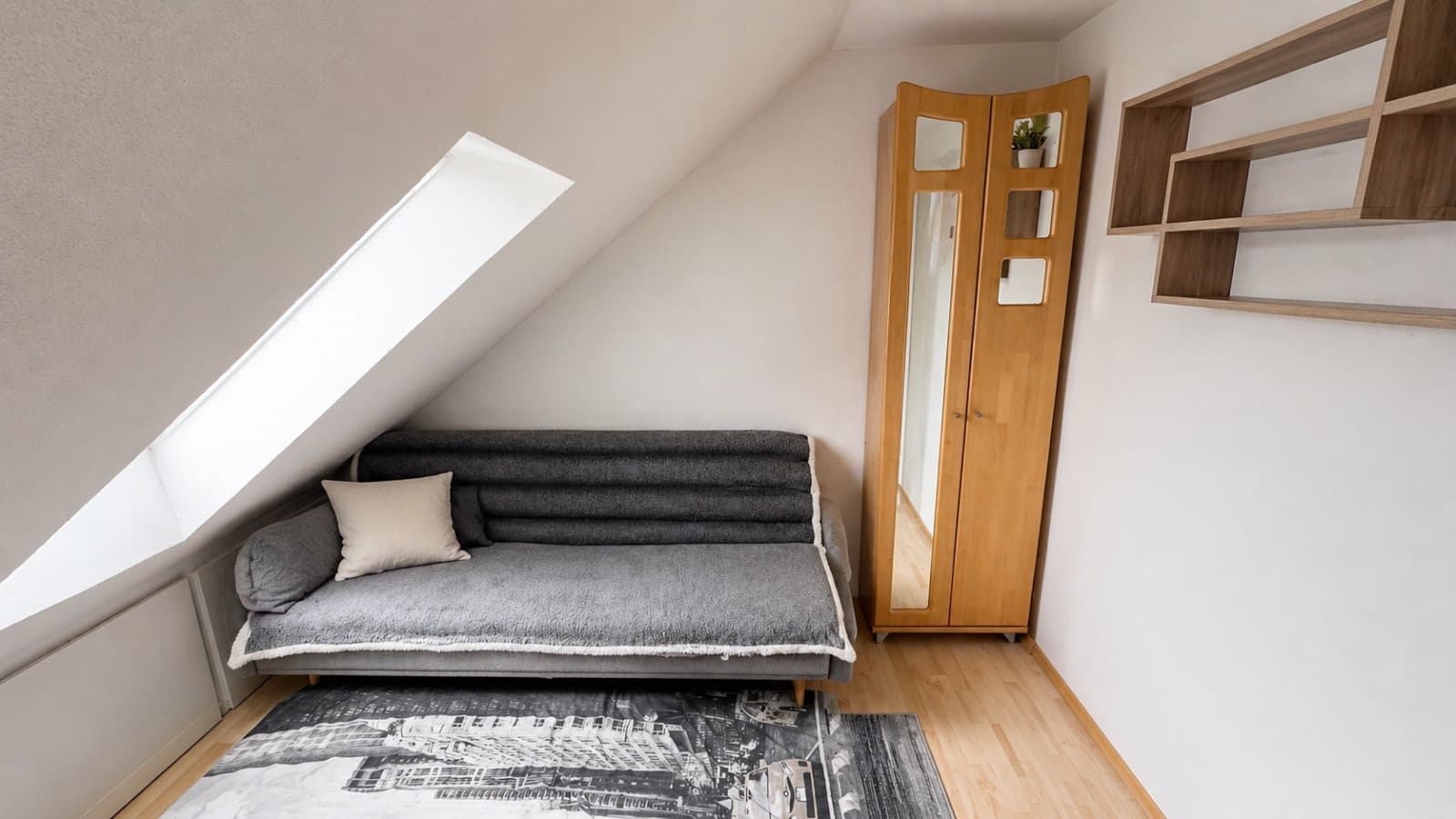 Modernes Reihenhaus in Ingolstadt: Garten, 6 Zimmer & PV-Anlage – Bild 6