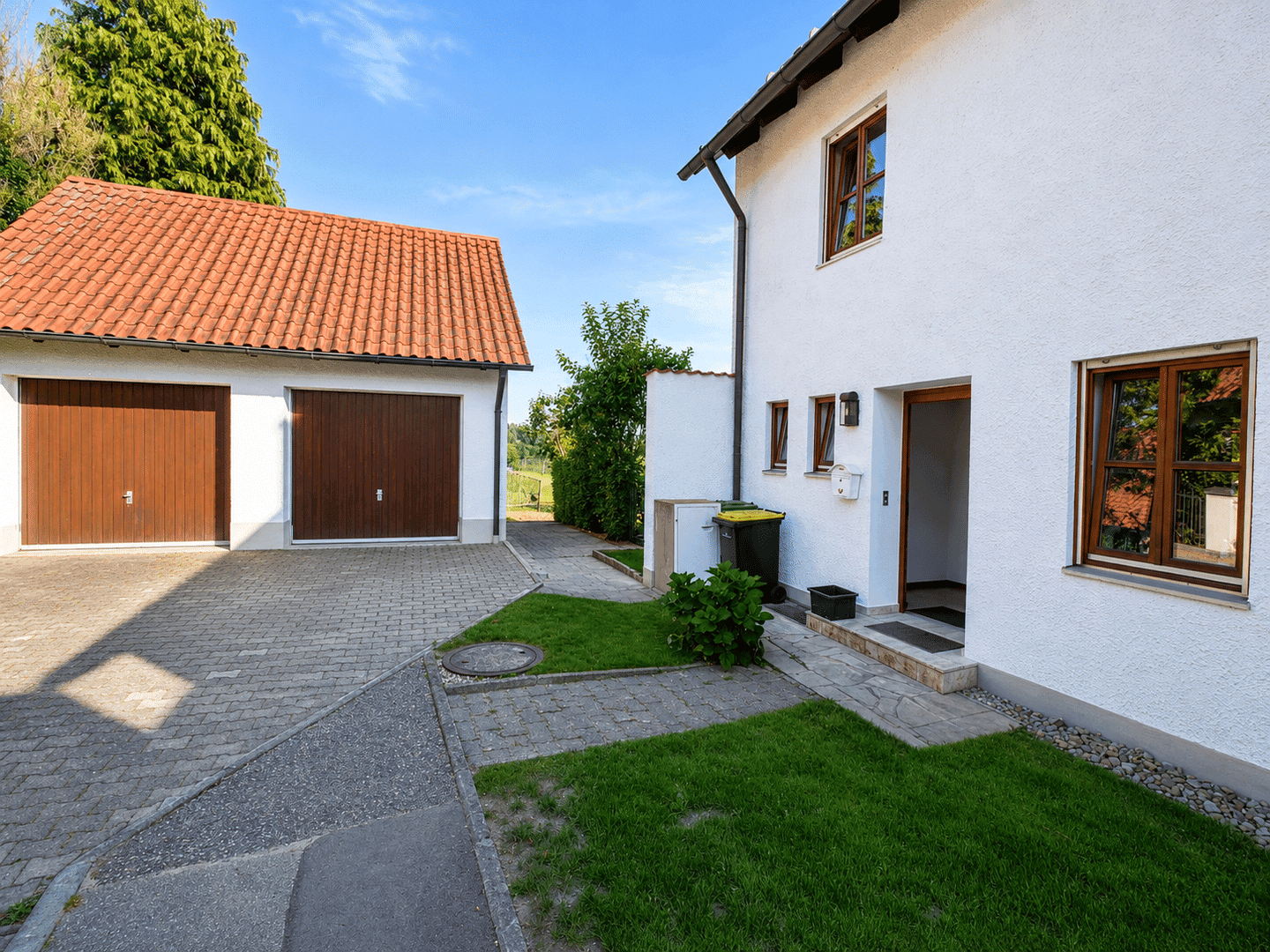 Reiheneckhaus mit großem Garten und Garage in Wolnzach – Bild 3